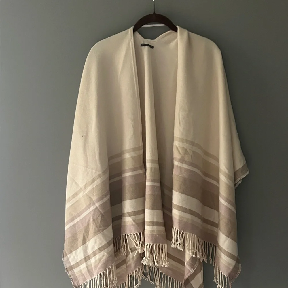 Abercrombie & Fitch Cream and Tan Fringe Shawl